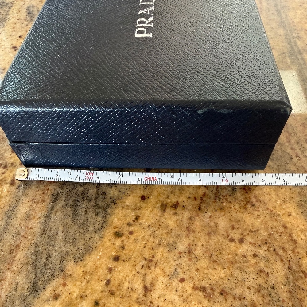 Prada gift box (Authentic) - Picture 11 of 11